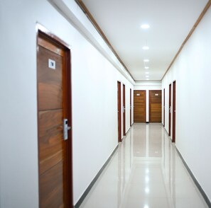 Hallway - Express Hostel (Bangkok)