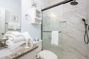 Articles de toilette (gratuits), séchoir à cheveux