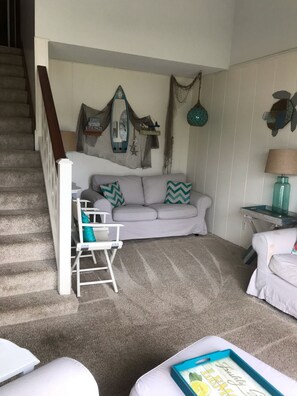 Smart TV, fireplace, DVD player