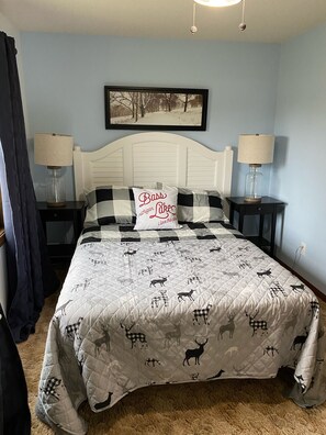 3 bedrooms, iron/ironing board, WiFi, bed sheets