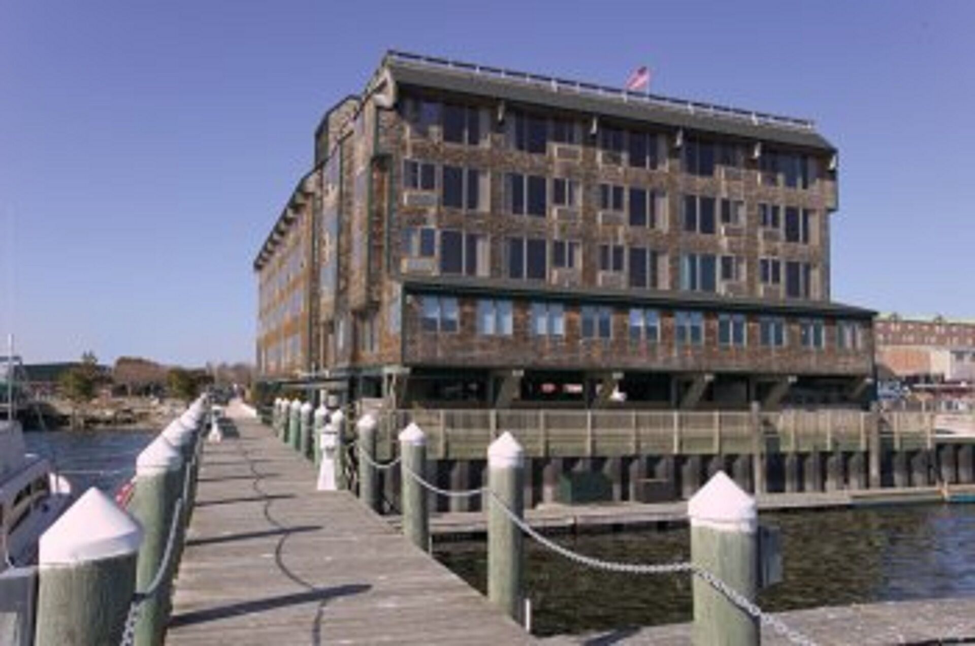 Gorgeous Views from EVERY room, Be right on Newport Harbor