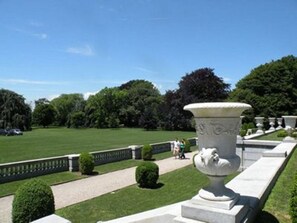 Property grounds - Gorgeous Views from EVERY room, Be right on Newport Harbor (Newport)