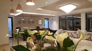 Lobby sitting area - Marigold Hotel (Tunis)