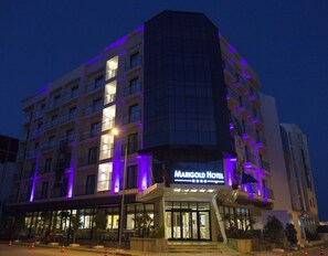 Façade de l’hébergement - soirée/nuit