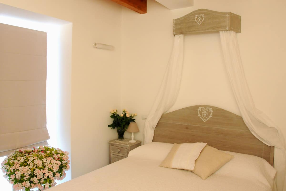 Comfort Double Room, 1 Bedroom, Non Smoking | 1 bedroom, Frette Italian sheets, premium bedding, down comforters