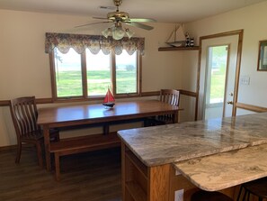 Dining - Quiet Riverfront House with Private Sandy Beach. Close to Colonial Williamsburg. (Hayes)