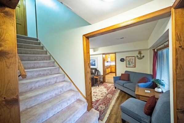 Smart TV, fireplace, DVD player, ping pong