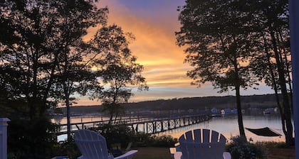 Ihana ranta mökki upealla näköalalla Pemaquidin satamaan. Nukkuu 6.