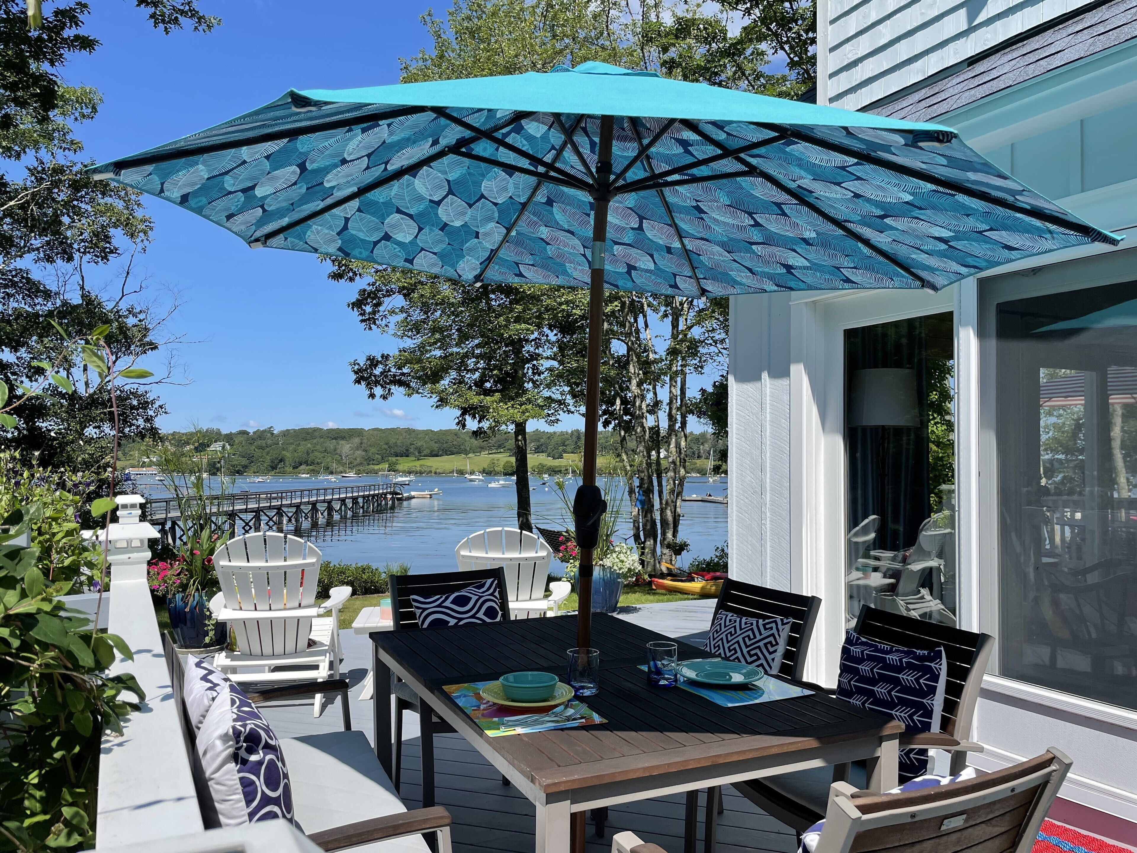 Lovely waterfront cottage on Pemaquid Harbor. Weekly stays Saturday to Saturday.