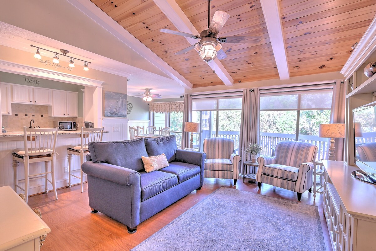 2407 Lighthouse Tennis - Pool & Tennis On Site! Bike to Beach! Dog Friendly!