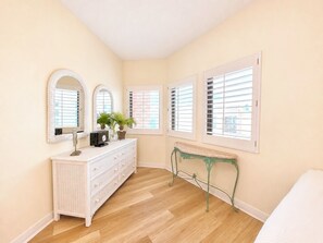3 habitaciones, tabla de planchar con plancha y wifi gratis 