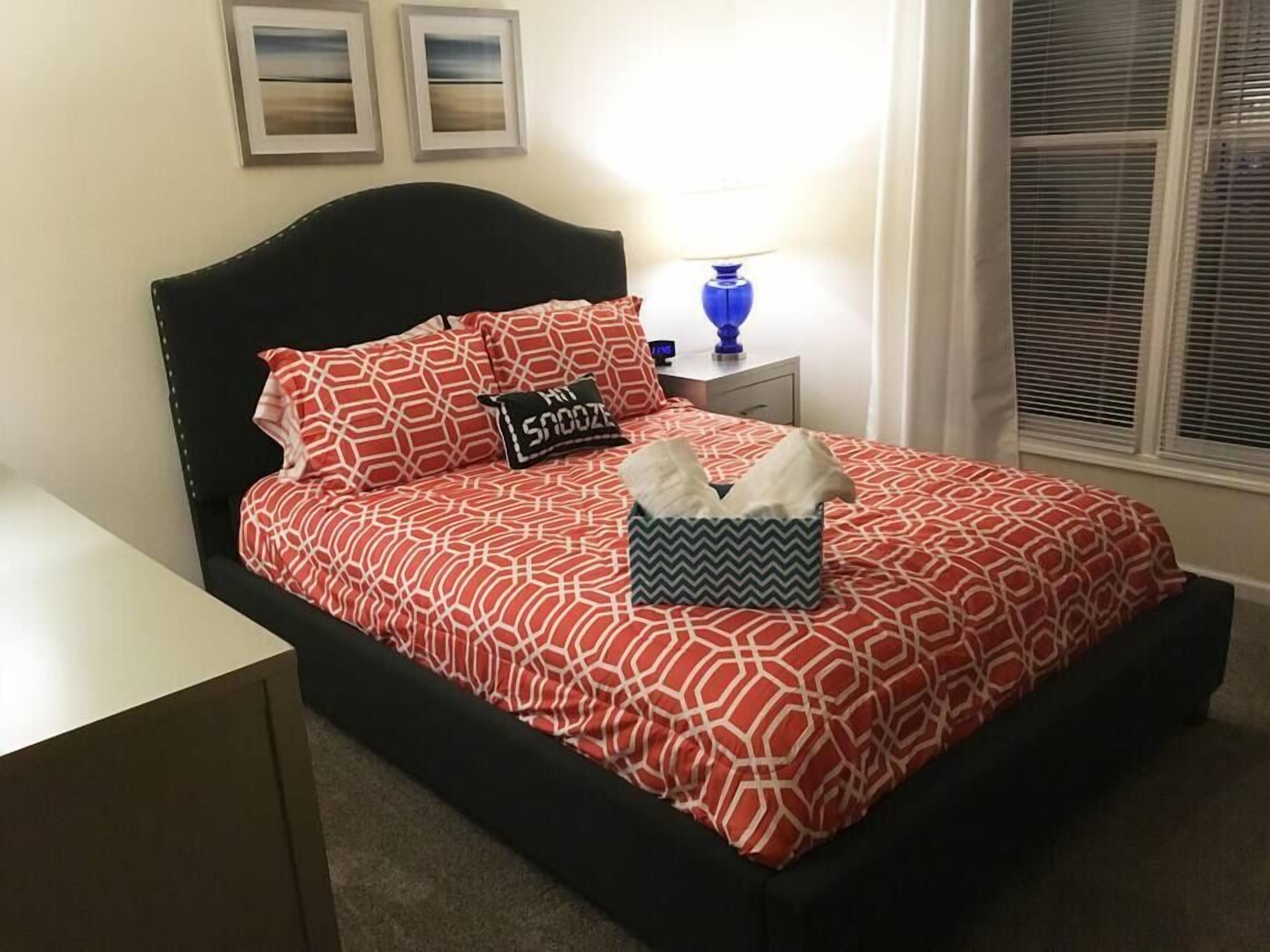 2 bedrooms, desk, iron/ironing board, travel cot
