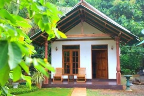 Deluxe Double Room, Garden View, Garden Area - Green View Safari Resort (Udawalawa)