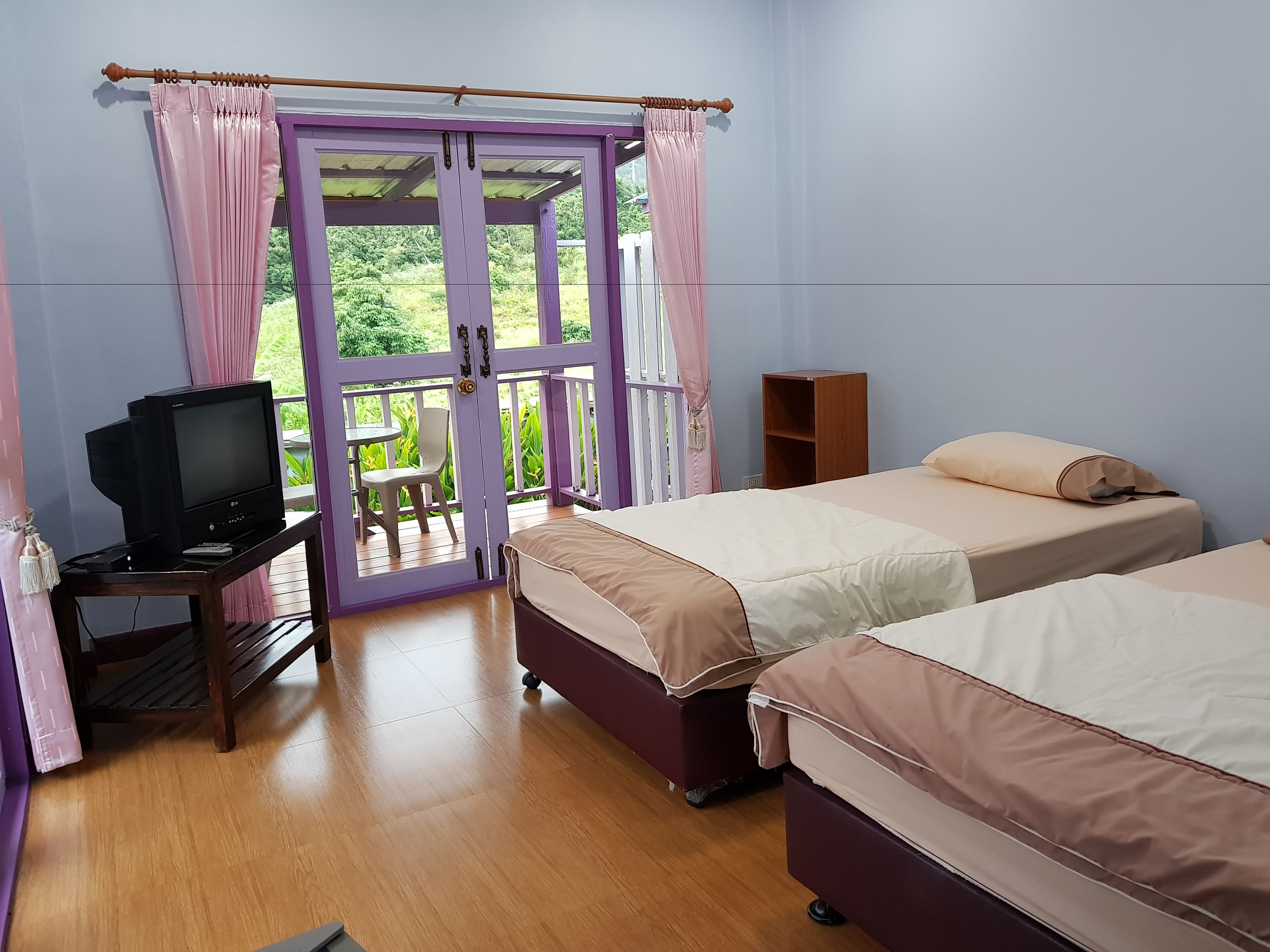 Habitación estándar con 2 camas individuales | Cortinas opacas, camas supletorias, wifi gratis