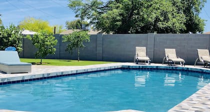 ¡NUEVO! RESORT DE ESTILO DE LUJO Y ELEGANTE! CORAZÓN DE CIUDAD VIEJA! CAMINAR A TODOS! PISCINA TEMPERADA