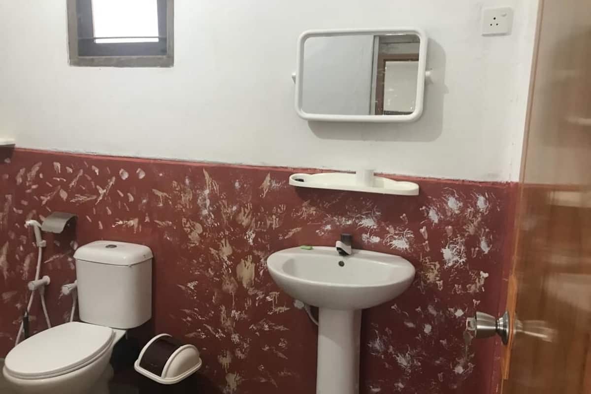 Basic Double Room Single Use, 5 Bedrooms | 1 bedroom, free WiFi