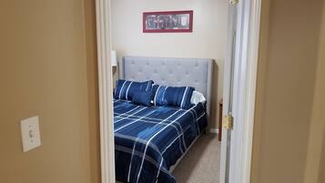 3 habitaciones, escritorio, tabla de planchar con plancha y wifi gratis