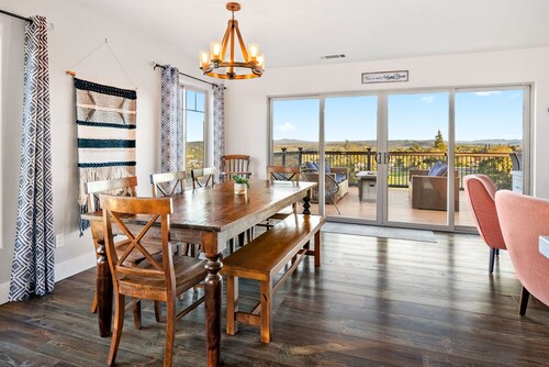 Panoramic Views + Game Room | Secluded Hillside | Highland Park Panorama