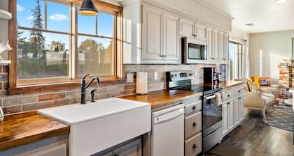 Highland Park Panorama--Your Window to the World of Paso Robles Wine Country!