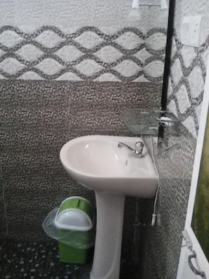 Standard Double Room, 1 Double Bed | Bathroom | Shower