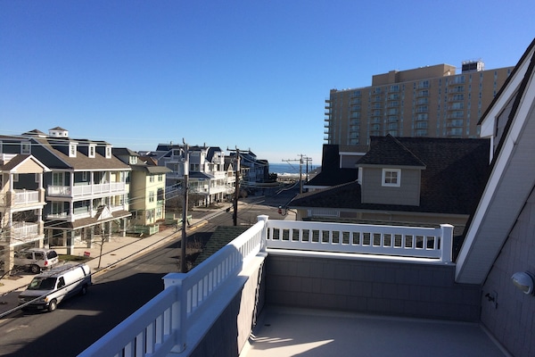 3rd floor balcony (ocean view)