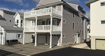 Upscale Condo Located in OC steps away from the beach and boardwalk!