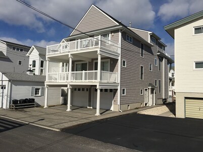 Upscale Condo Located in OC steps away from the beach and boardwalk!