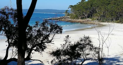 Best views of Jervis Bay, A/C,heating, free Internet & beautiful large apartment