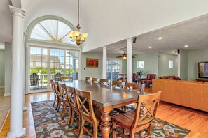 Dining - Galaxsea | 290 ft from the Beach | Private Pool (Virginia Beach)