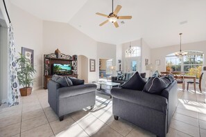 TV, DVD player, books, stereo - Pet-friendly Fenced in Yard with Heated Pool- Villa Eagle View - Roelens Vacations (Cape Coral)