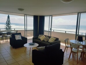 Living area - The Sands (Surfers Paradise)