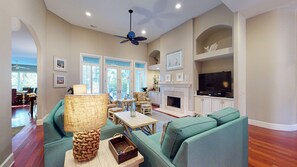 Smart-TV, DVD-Player, Computerbildschirme, Drucker