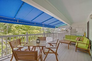 Outdoor dining - ANNIE'S HIDEAWAY at The Truman Annex in Key West (Key West)