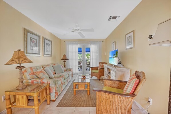 TV - ANNIE'S HIDEAWAY at The Truman Annex in Key West (Key West)
