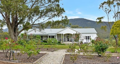 La Sila Homestead - Beautifully Presented - Haga de este su hogar lejos de casa.