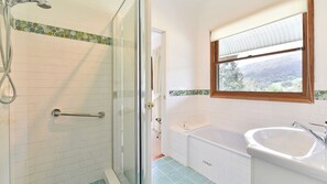 Bañera, secador de pelo