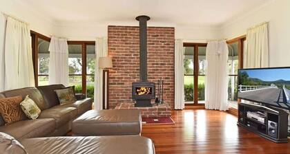 La Sila Homestead on Marrowbone - cutest cottage in the Hunter with killer views