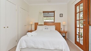 3 bedrooms, iron/ironing board, Internet