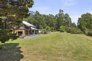 Property grounds - Walshan House - Apollo Bay (Apollo Bay)