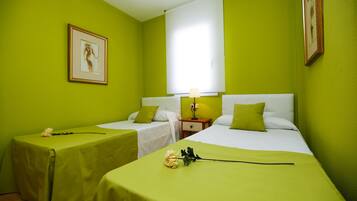 3 dormitorios, tabla de planchar con plancha, wifi gratis y ropa de cama