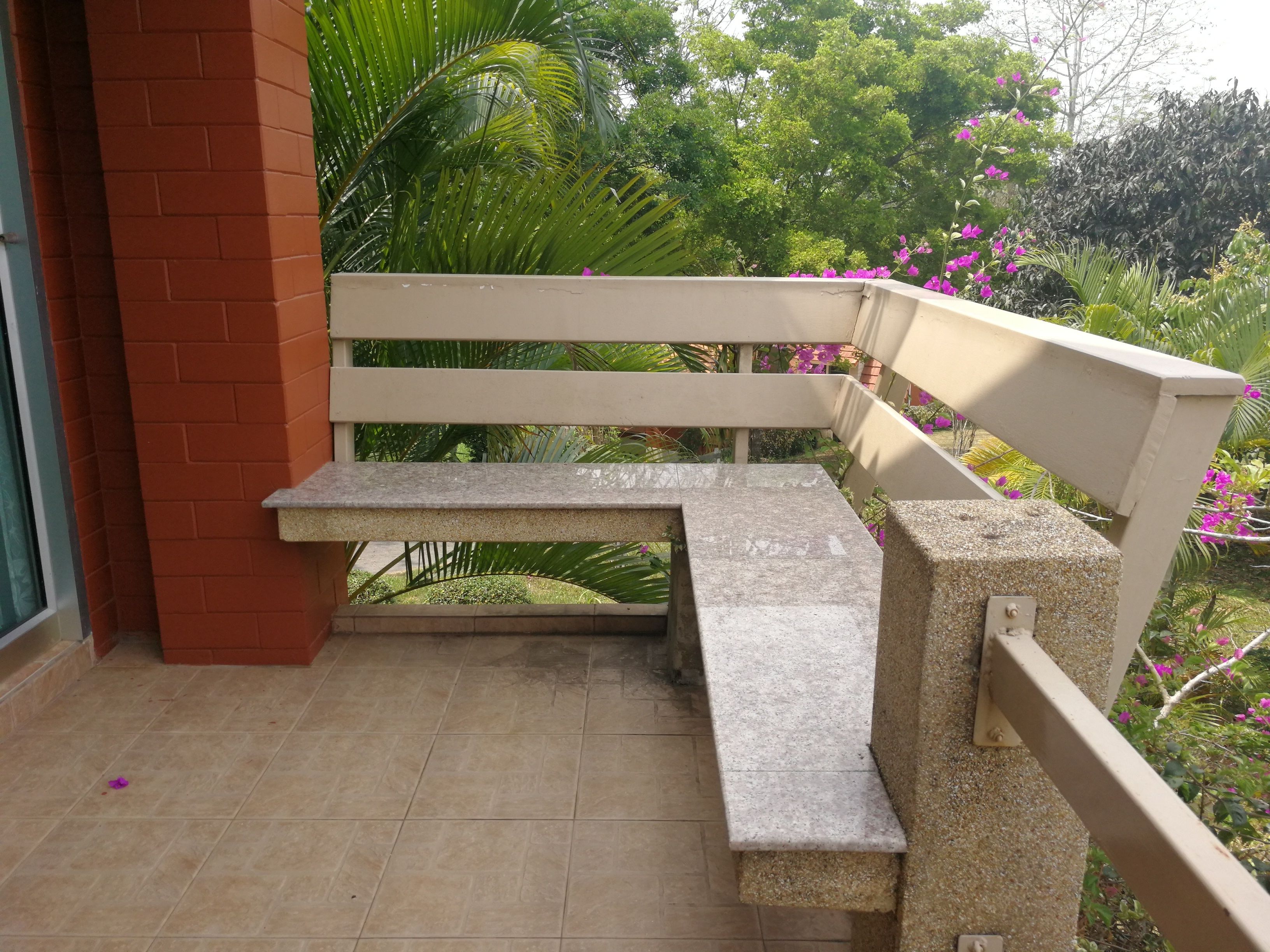 منزل صغير عائلي | شرفة