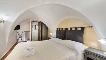 3 slaapkamers, een strijkplank/strijkijzer, wifi, beddengoed