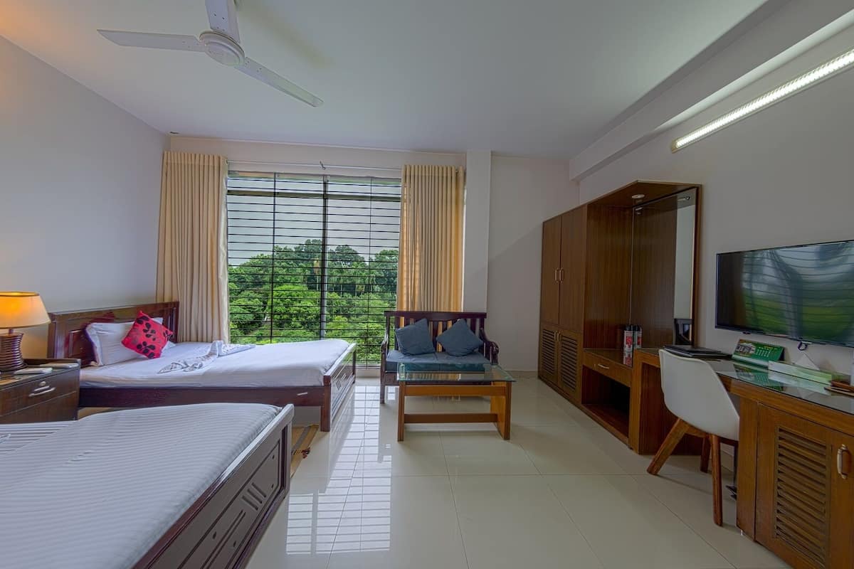 Studio Familial, 1 chambre, vue jardin | 1 chambre, minibar, coffres-forts dans les chambres