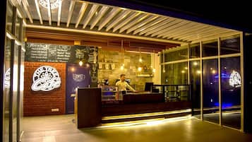 Snack-bar