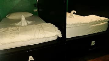 Bed in Mixed Dorm with Fan | Free WiFi