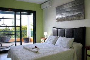 4 bedrooms, iron/ironing board, free WiFi, bed sheets - Villa Leonard in Playa Blanca (Playa Blanca)