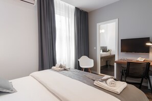 都會雙人房, 1 張加大雙人床 | 高級寢具、羽絨被、Select Comfort 床墊、迷你吧