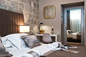 Kamar Double atau Twin Premium | Seprai premium, selimut bulu angsa, dan tempat tidur Select Comfort