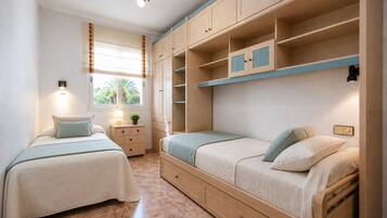 1 chambre, fer et planche à repasser, Wi-Fi gratuit, draps fournis