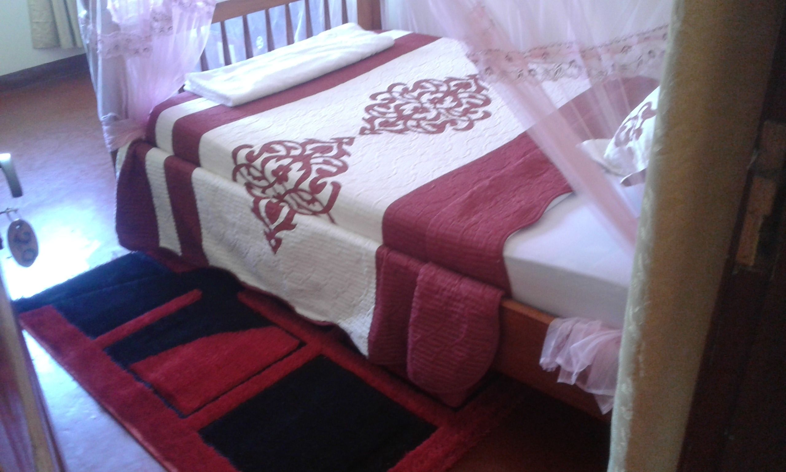 single room | desk, soundproofing, free wifi, bed sheets